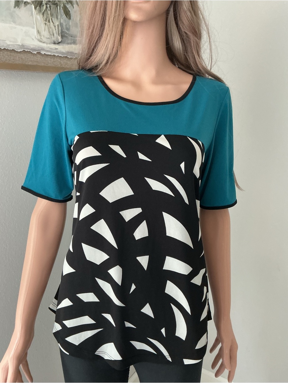 Worthington Teal and Black Short-Sleeve Geometric Top